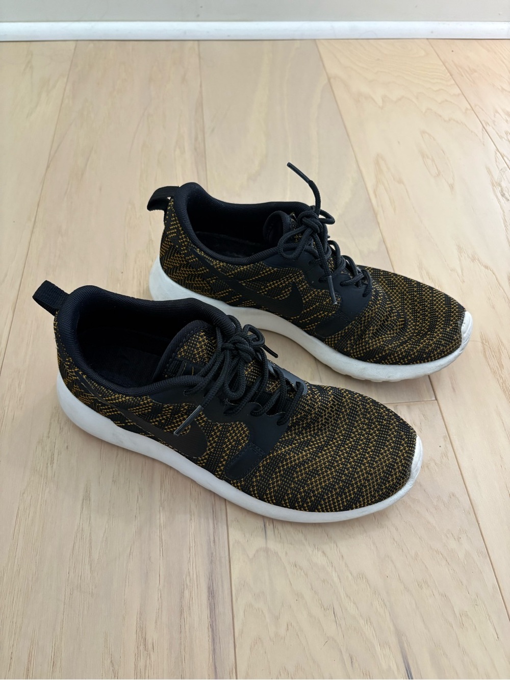 Nike Black and Gold Knit Running Shoes